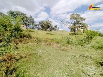 à venda, 300m² no São João de Deus, Divinópolis