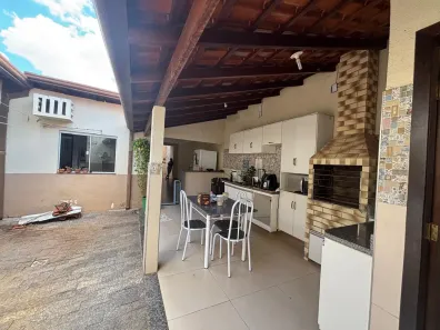Casa com 3 Quartos à venda, 178m² no Recanto dos Pássaros, Cuiabá