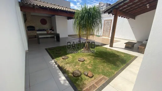 Casa com 3 Quartos à venda, 179m² no Novo Mundo, Uberlândia