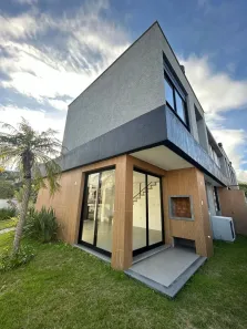 Sobrado com 3 Quartos à venda, 123m² no Campeche, Florianópolis