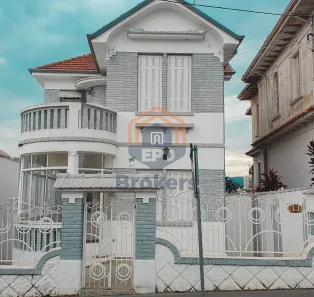 Imóvel Comercial com 3 Quartos à venda, 314m² no Centro, Jundiaí