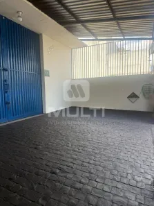 Casa com 1 Quarto para alugar, 250m² no Daniel Fonseca, Uberlândia