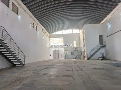 Galpão/Depósito/Armazém para venda ou aluguel, 712m² no Santo Antônio, São Caetano do Sul