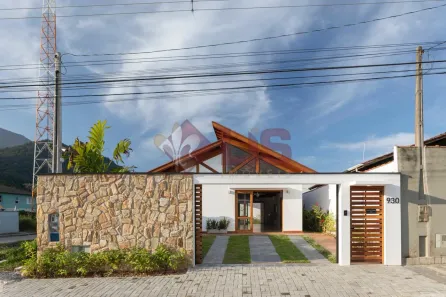 Casa com 3 Quartos à venda, 128m² no Massaguaçu, Caraguatatuba