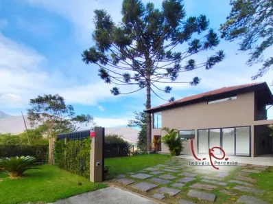 Casa de Condomínio com 3 Quartos à venda, 375m² no Carangola, Petrópolis