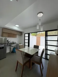 Casa de Condomínio com 2 Quartos para alugar, 60m² no Ponta Negra, Manaus