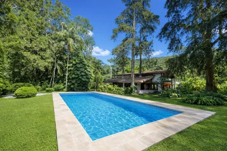 Fazenda/Sítio com 4 Quartos à venda, 377m² no Mury, Nova Friburgo