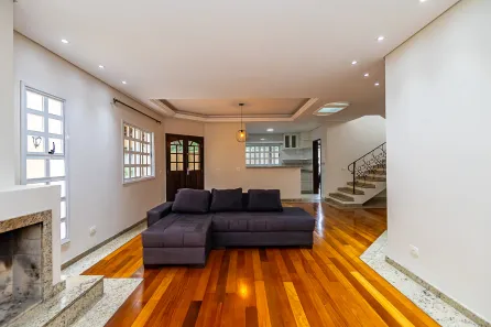Sobrado com 5 Quartos para alugar, 250m² no Santo Inácio, Curitiba