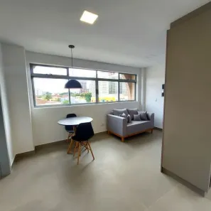 Apartamento com 2 Quartos para alugar, 50m² no Centro Cívico, Curitiba