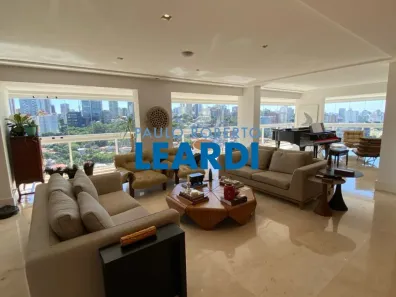Apartamento com 3 Quartos à venda, 260m² no Vila Madalena, São Paulo
