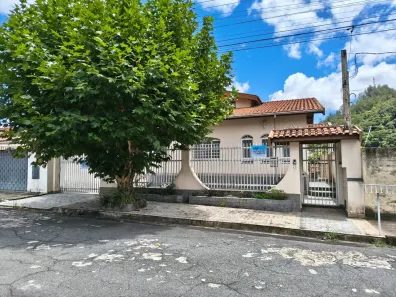 Sobrado com 4 Quartos à venda, 247m² no Jardim Nova Lindóia, Águas de Lindóia