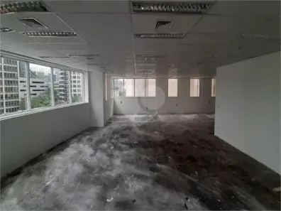 Sala Comercial para alugar, 400m² no Vila Olímpia, São Paulo