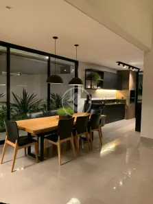 Casa de Condomínio com 4 Quartos à venda, 253m² no Jardim Sul, Uberlândia