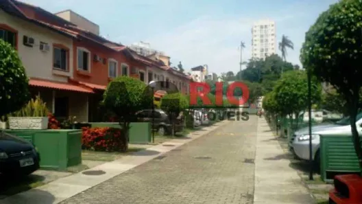 Casa de Condomínio com 2 Quartos à venda, 70m² no Freguesia (Jacarepaguá), Rio de Janeiro