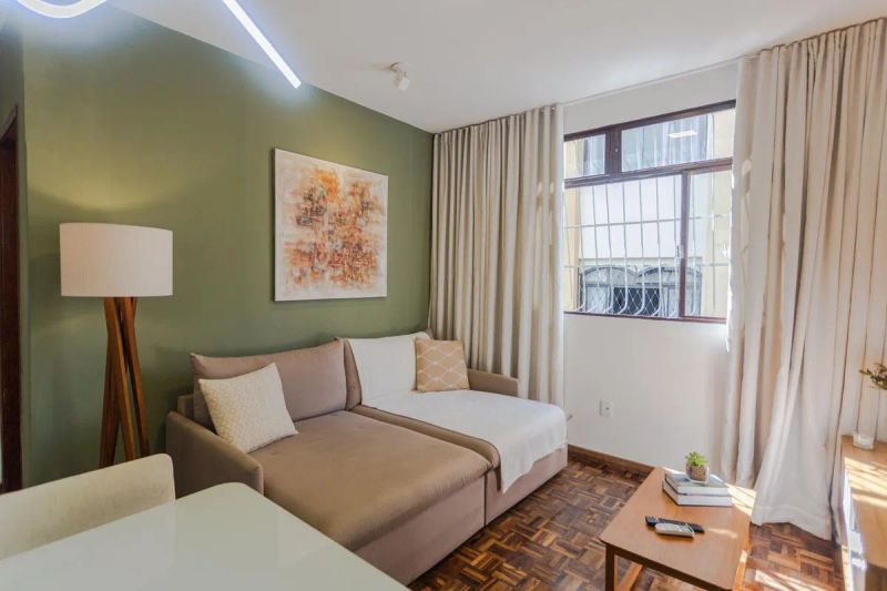 Apartamento com 2 quartos — Sagrada Família, Belo Horizonte
