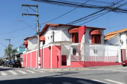 Imóvel Comercial com 9 Quartos para alugar, 300m² no Vila São Francisco de Assis, Cotia