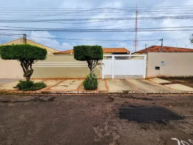Casa com 3 Quartos à venda, 175m² no Jardim São Lourenço, Campo Grande
