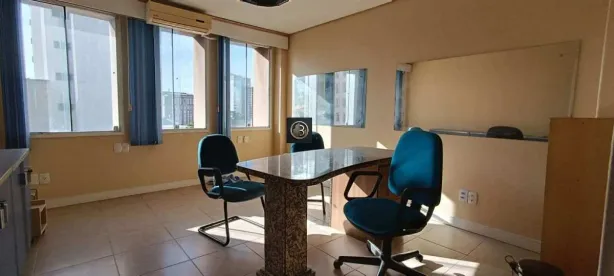 Sala Comercial para venda ou aluguel, 57m² no Centro Histórico, Porto Alegre