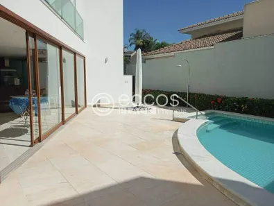 Casa de Condomínio com 4 Quartos à venda, 495m² no Morada da Colina, Uberlândia