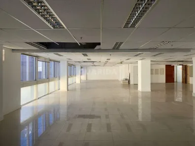 Sala Comercial para alugar, 820m² no Centro Histórico, Porto Alegre