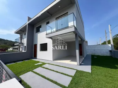 Sobrado com 3 Quartos à venda, 139m² no Forquilhas, São José