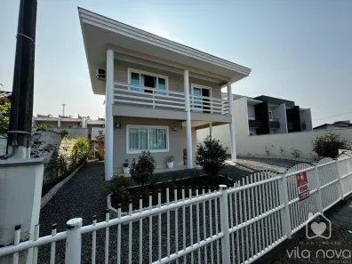 Casa com 3 Quartos à venda, 184m² no Vila Nova, Joinville