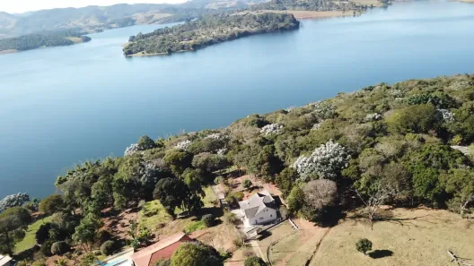 Fazenda/Sítio com 2 Quartos à venda, 300m² no Centro, Joanópolis