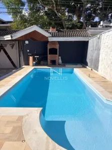 Sobrado com 3 Quartos para alugar, 210m² no Loteamento Villa Branca, Jacareí