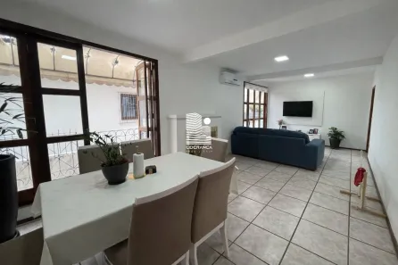 Casa com 3 Quartos à venda, 256m² no Trindade, Florianópolis