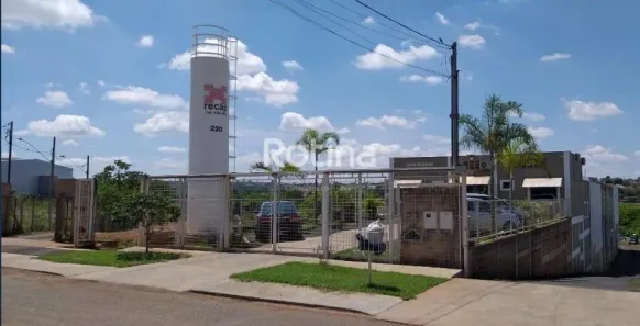 Galpão/Depósito/Armazém para alugar, 1080m² no Distrito Industrial, Uberlândia
