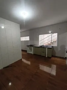 Casa com 2 Quartos para alugar, 150m² no Alto de Santa Lúcia, Carapicuíba