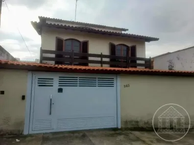 Casa com 3 Quartos para alugar, 330m² no Jardim Regis, São Paulo