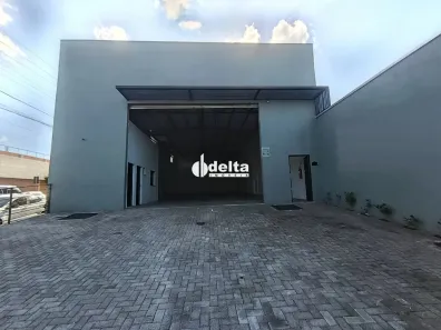 Ponto Comercial para alugar, 400m² no Nossa Senhora Aparecida, Uberlândia