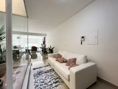 Sobrado com 3 Quartos à venda, 222m² no Jardim Monte Kemel, São Paulo