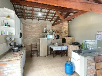 Casa com 3 Quartos à venda, 230m² no Pinhão, Taubaté