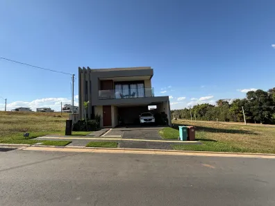 Casa de Condomínio com 3 Quartos à venda, 219m² no Jardins Versalhes, Aparecida de Goiânia