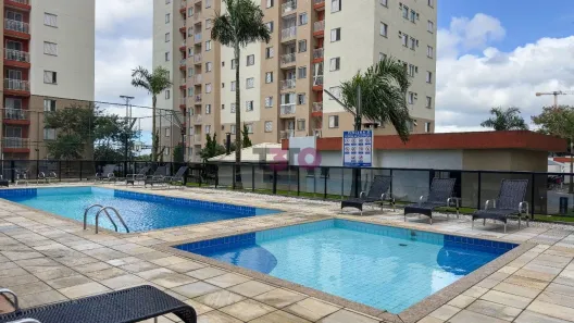 Apartamento com 2 Quartos para alugar, 50m² no Pinheirinho, Curitiba
