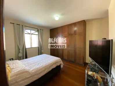 Casa com 3 Quartos à venda, 167m² no Inconfidentes, Contagem