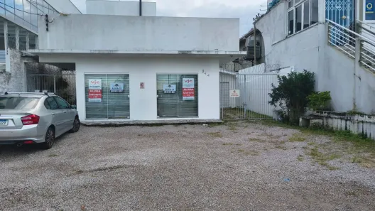 Ponto Comercial para alugar, 80m² no Coqueiros, Florianópolis