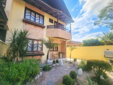 Sobrado com 3 Quartos à venda, 182m² no Anita Garibaldi, Joinville