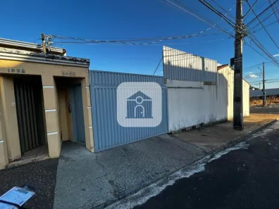 Casa com 2 Quartos para alugar, 50m² no Tibery, Uberlândia