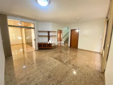 Sobrado com 3 Quartos à venda, 350m² no Osvaldo Rezende, Uberlândia