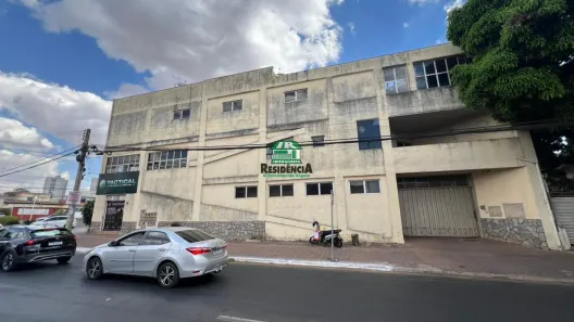 Prédio Comercial com 4 Quartos à venda, 247m² no Jundiaí, Anápolis