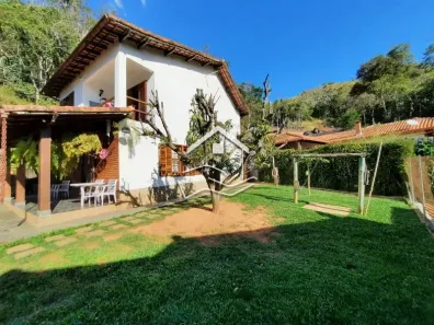 Casa de Condomínio com 3 Quartos à venda, 138m² no Itaipava, Petrópolis