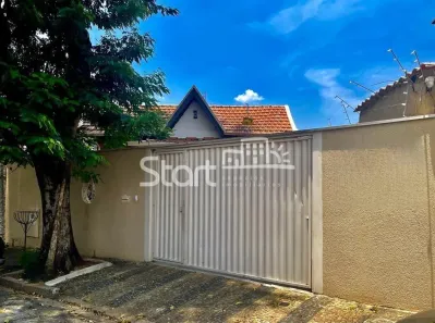 Imóvel Comercial com 2 Quartos para alugar, 200m² no Nova Campinas, Campinas