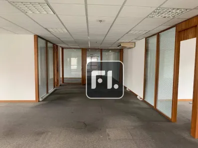 Sala Comercial para alugar, 226m² no Vila Olímpia, São Paulo