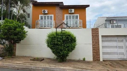 Sobrado com 3 Quartos para alugar, 303m² no Areão, Cuiabá