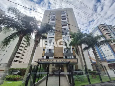 Apartamento com 3 Quartos para alugar, 90m² no Centro, Florianópolis