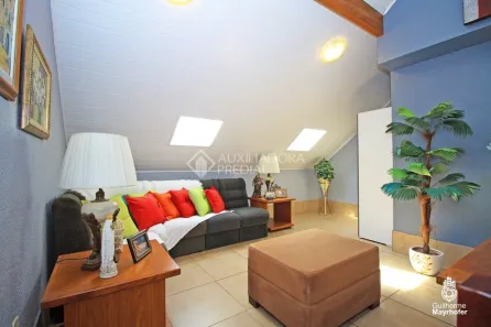 Casa com 4 Quartos à venda, 247m² no Mário Quintana, Porto Alegre