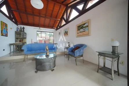 Casa com 4 Quartos para alugar, 267m² no Centro, Florianópolis